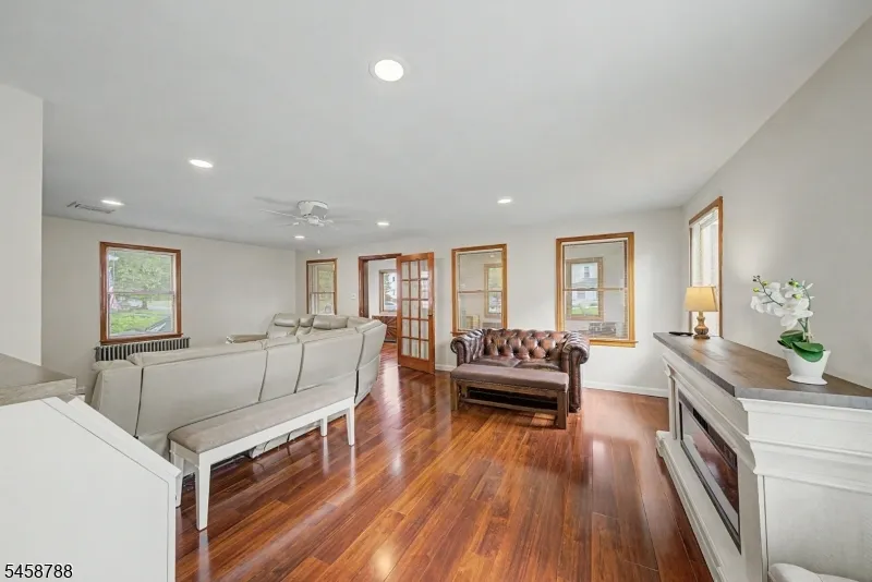 16 Jaqui Ave Morris Plains, NJ 07950
