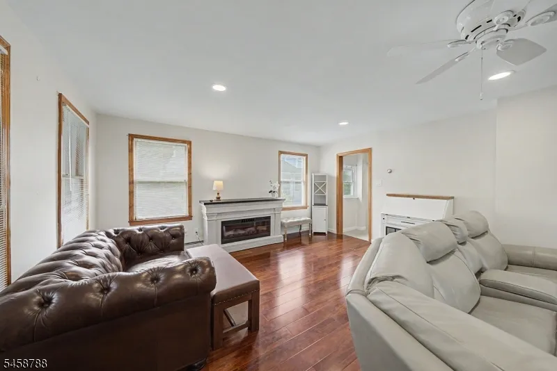 16 Jaqui Ave Morris Plains, NJ 07950