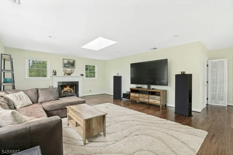 751 Peters Ln Bridgewater, NJ 08836