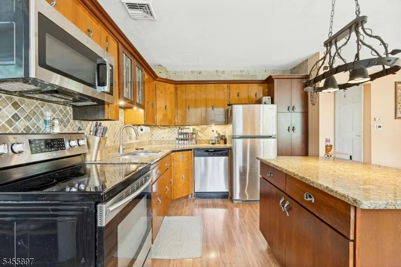 751 Peters Ln Bridgewater, NJ 08836