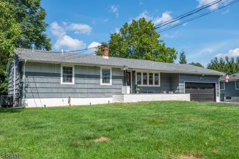 11 Malcolm Dr