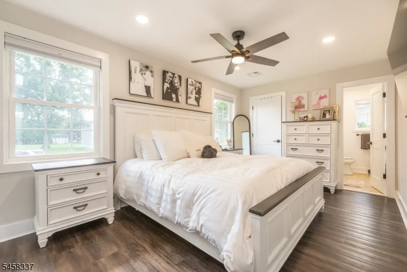 11 Malcolm Dr Fairfield, NJ 07004