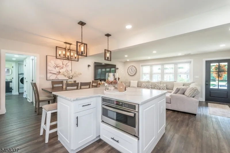 11 Malcolm Dr Fairfield, NJ 07004