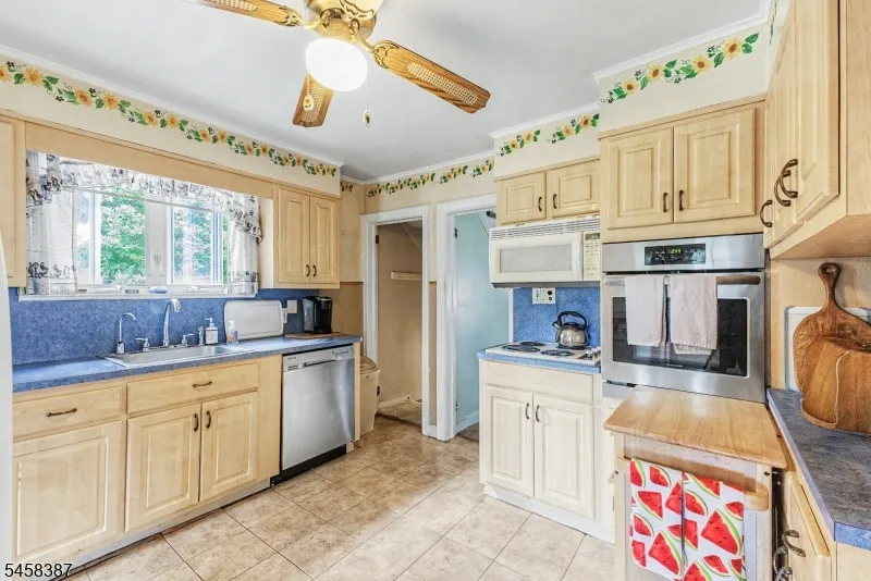 137 Mckinley Ave East Hanover, NJ 07936