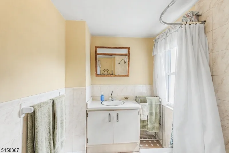 137 Mckinley Ave East Hanover, NJ 07936