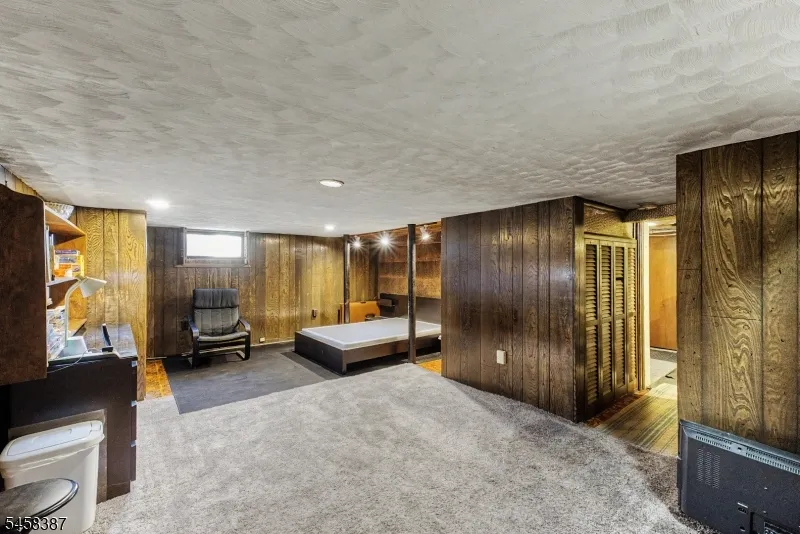 137 Mckinley Ave East Hanover, NJ 07936