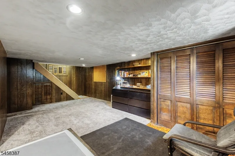 137 Mckinley Ave East Hanover, NJ 07936