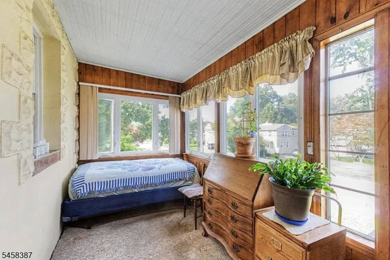 137 Mckinley Ave East Hanover, NJ 07936