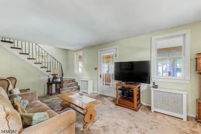 137 Mckinley Ave East Hanover, NJ 07936