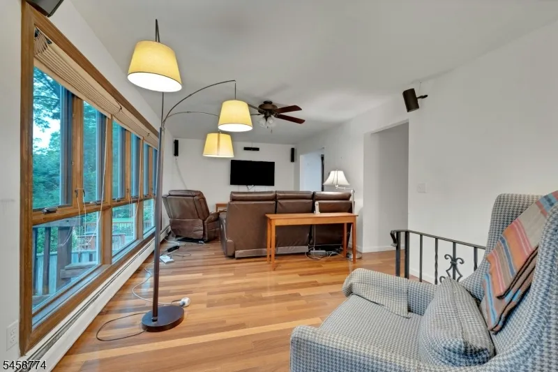 15 Hillside Rd Ringwood, NJ 07456