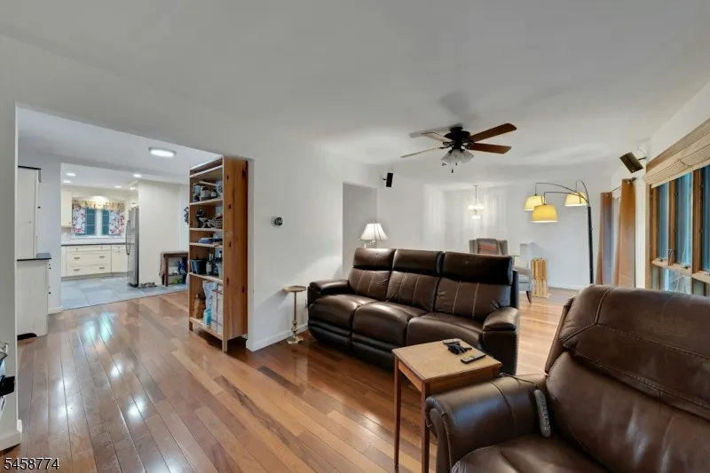 15 Hillside Rd Ringwood, NJ 07456