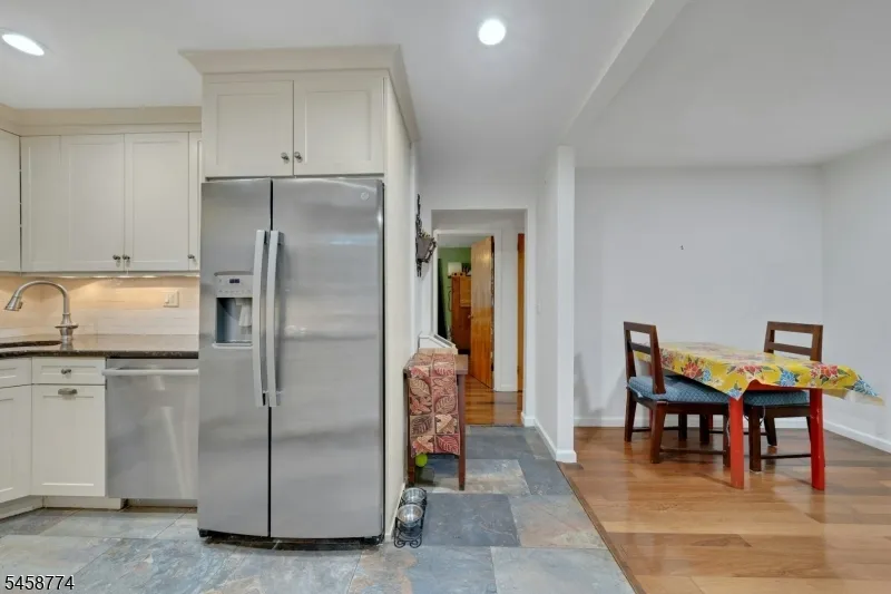 15 Hillside Rd Ringwood, NJ 07456