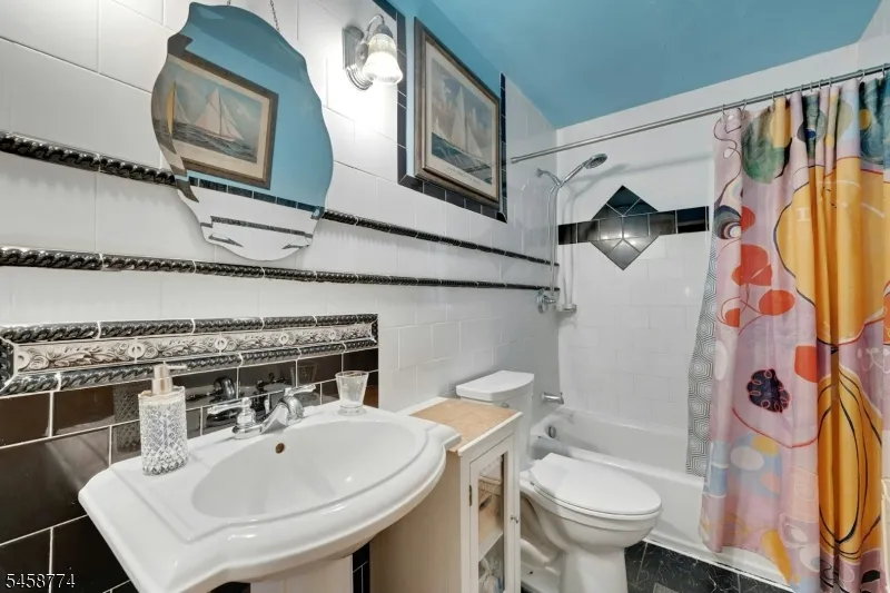 15 Hillside Rd Ringwood, NJ 07456