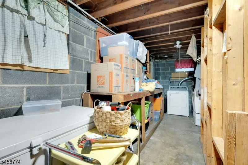 15 Hillside Rd Ringwood, NJ 07456