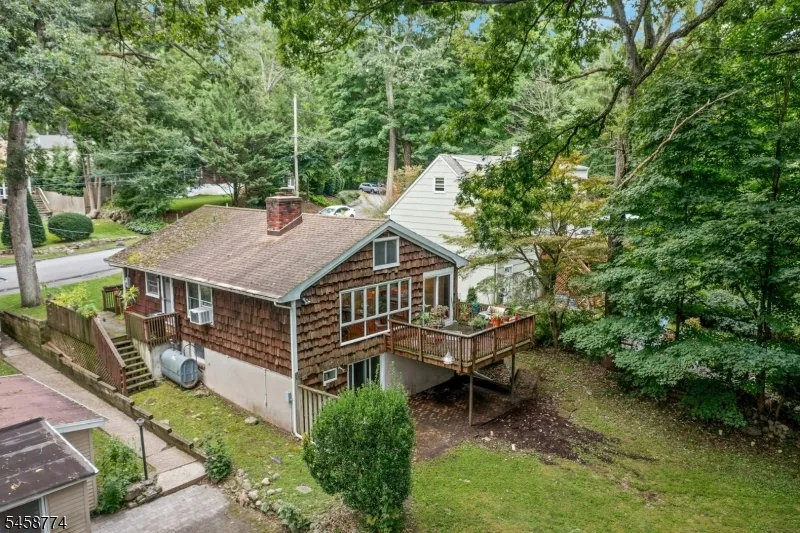 15 Hillside Rd Ringwood, NJ 07456