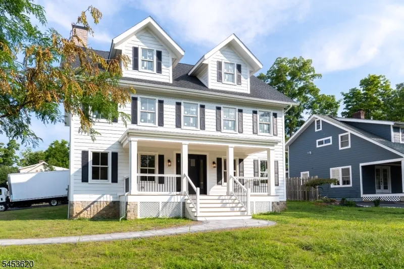 30 E Main St Mendham, NJ 07945