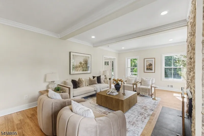 30 E Main St Mendham, NJ 07945