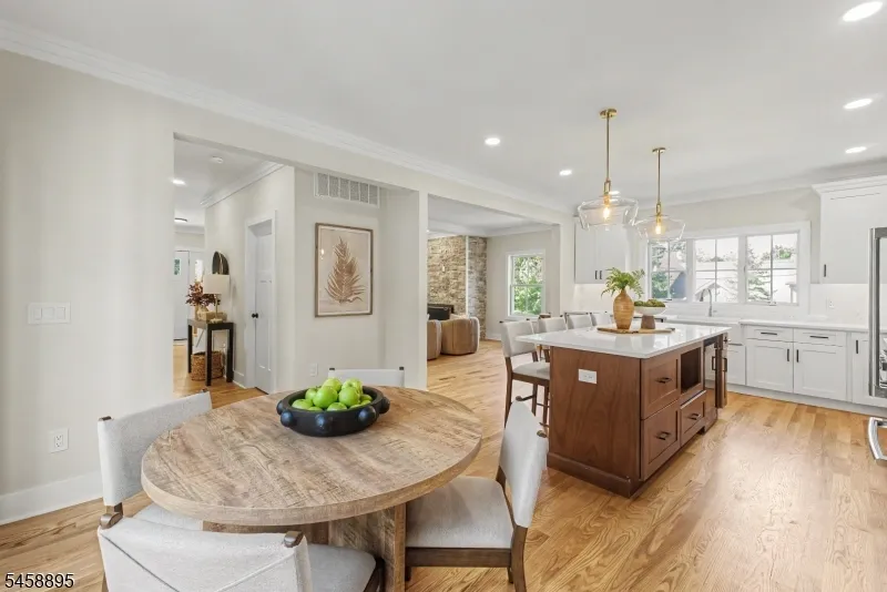 30 E Main St Mendham, NJ 07945