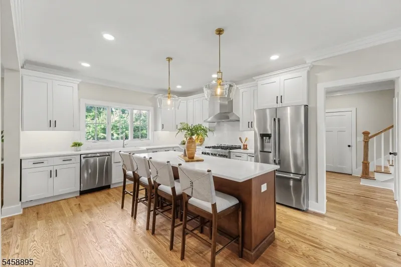 30 E Main St Mendham, NJ 07945