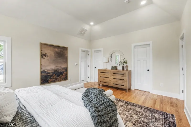 30 E Main St Mendham, NJ 07945