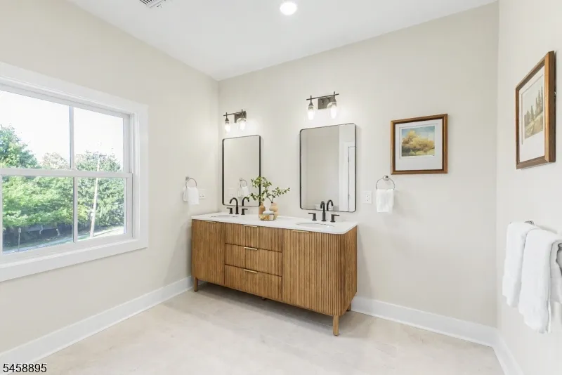 30 E Main St Mendham, NJ 07945