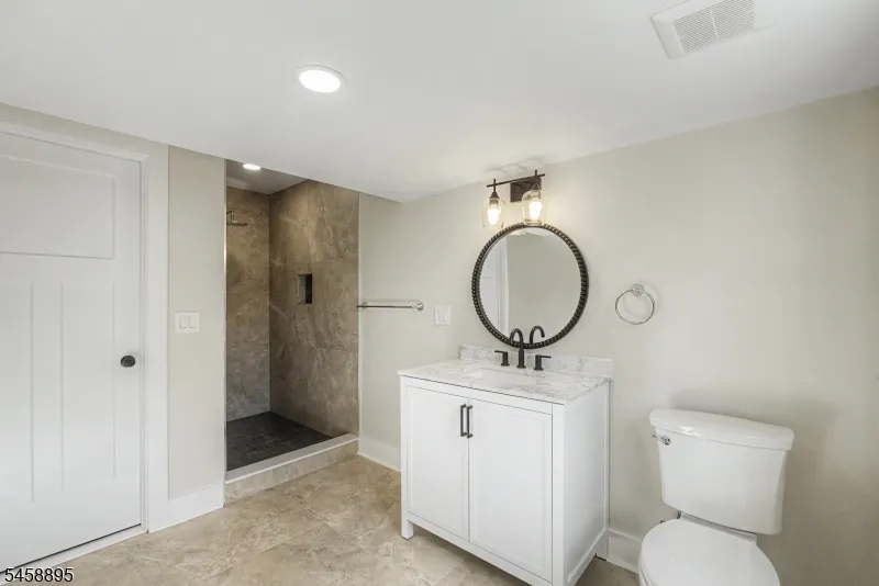 30 E Main St Mendham, NJ 07945