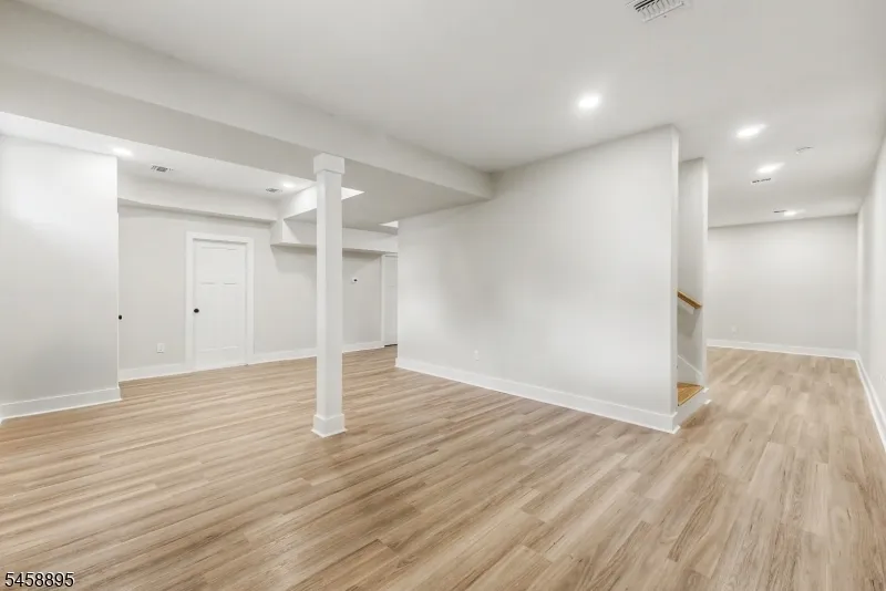 30 E Main St Mendham, NJ 07945