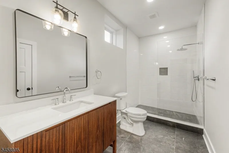 30 E Main St Mendham, NJ 07945
