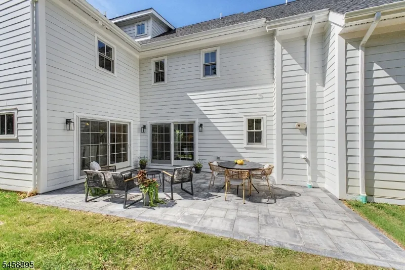 30 E Main St Mendham, NJ 07945