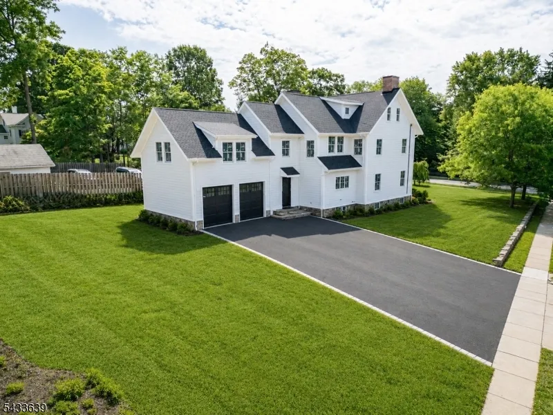 30 E Main St Mendham, NJ 07945