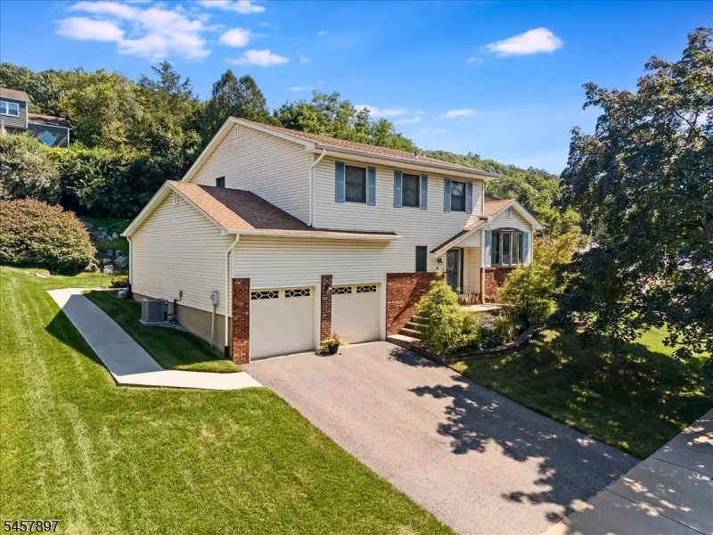 85 Tremont Ter Wanaque, NJ 07465