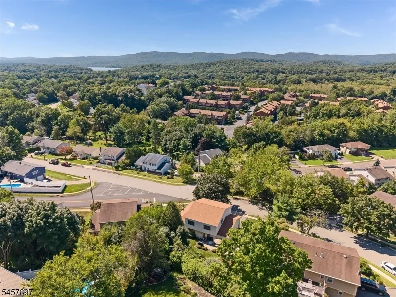 85 Tremont Ter Wanaque, NJ 07465