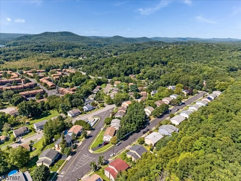 85 Tremont Ter Wanaque, NJ 07465