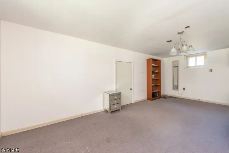 35 Benson St Bloomfield, NJ 07003