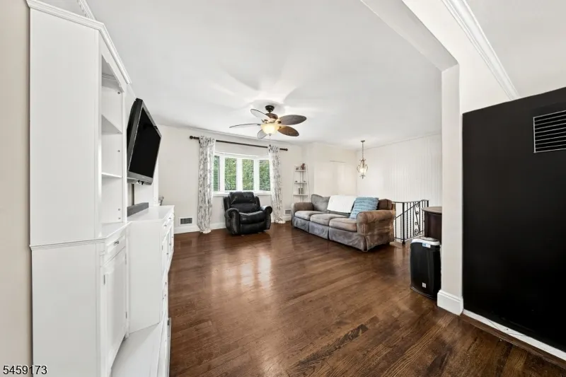 9 Arthur Ter Hackettstown Town, NJ 07840