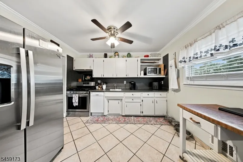 9 Arthur Ter Hackettstown Town, NJ 07840