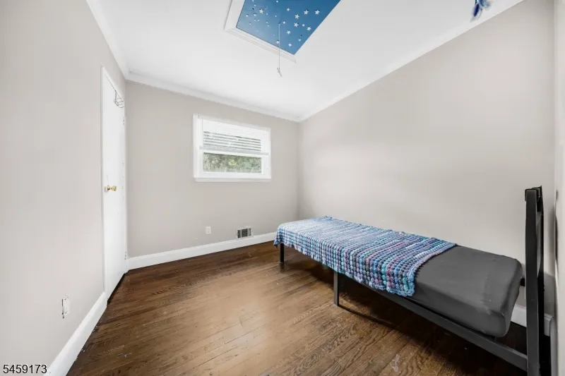 9 Arthur Ter Hackettstown Town, NJ 07840
