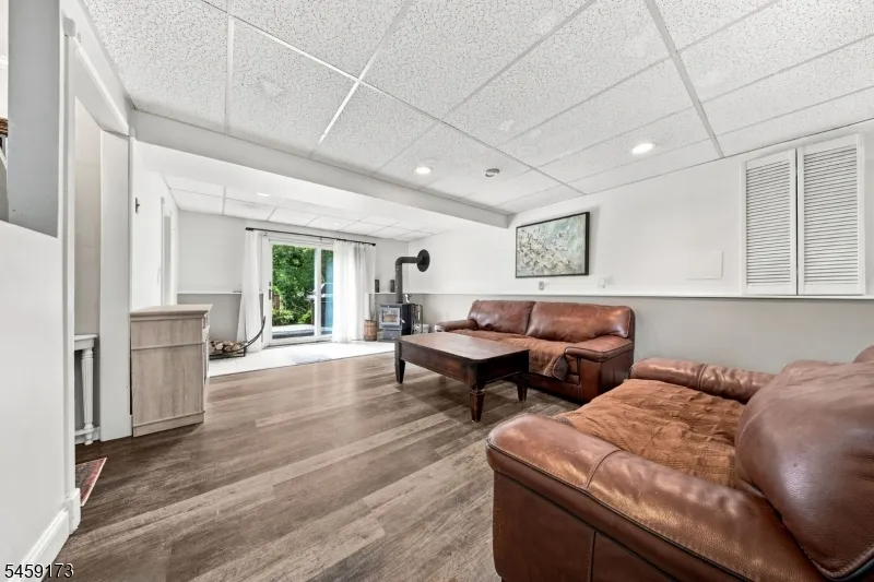 9 Arthur Ter Hackettstown Town, NJ 07840