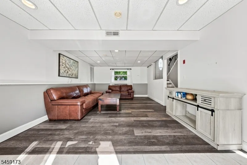 9 Arthur Ter Hackettstown Town, NJ 07840