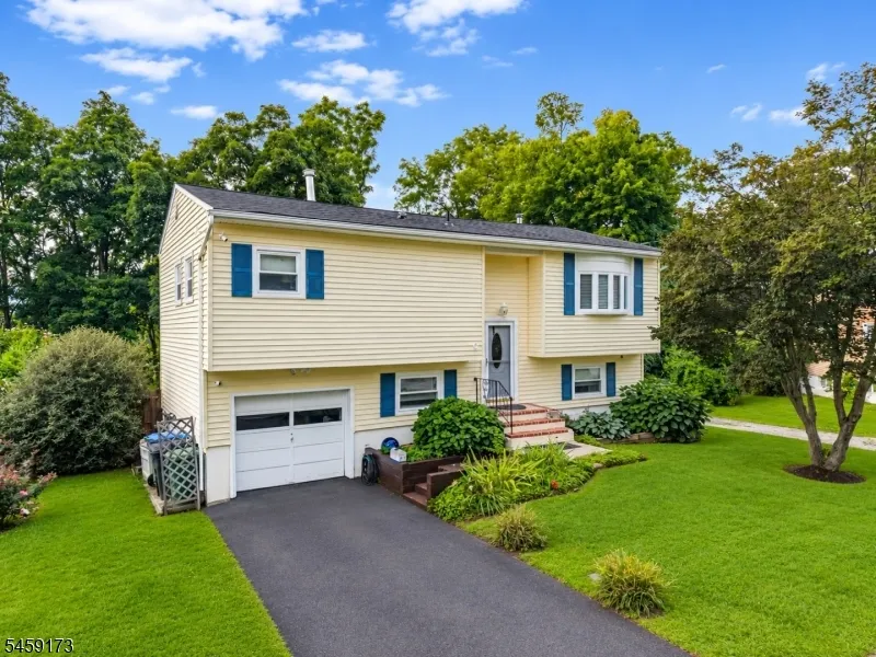 9 Arthur Ter Hackettstown Town, NJ 07840