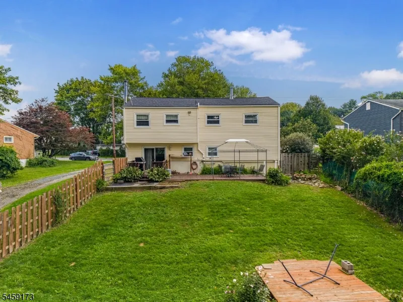 9 Arthur Ter Hackettstown Town, NJ 07840
