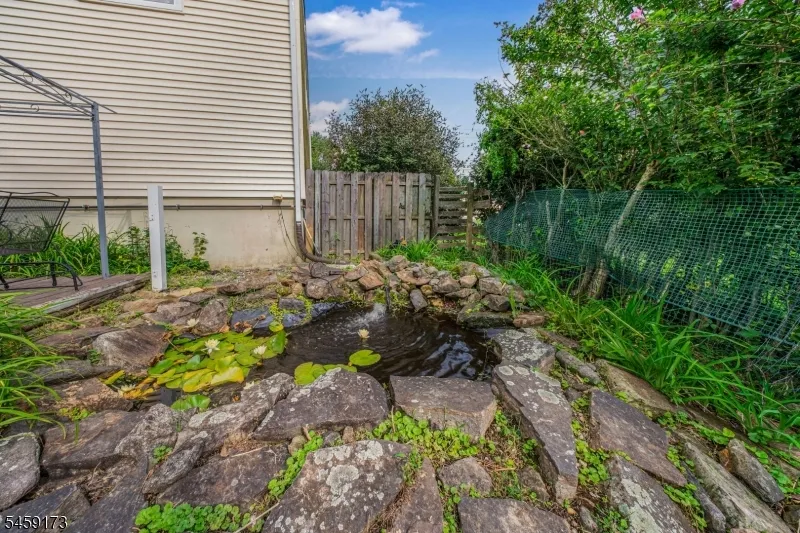 9 Arthur Ter Hackettstown Town, NJ 07840