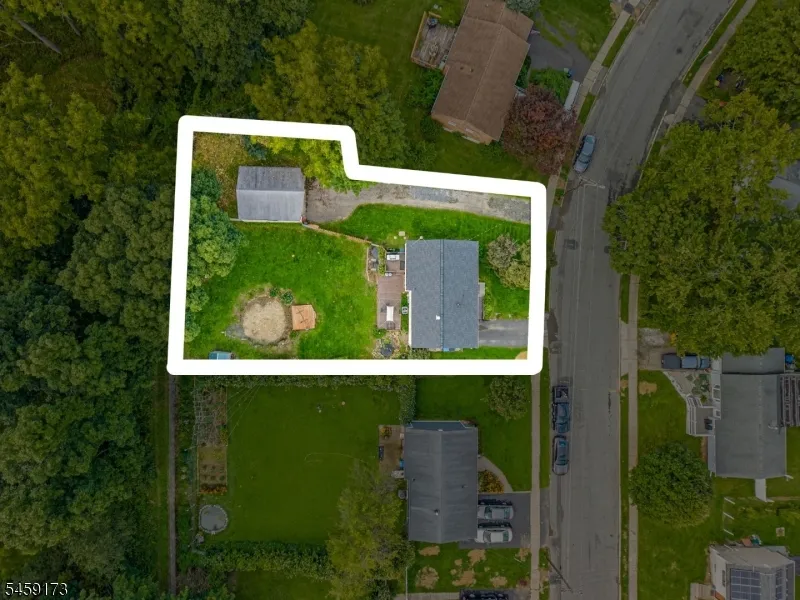 9 Arthur Ter Hackettstown Town, NJ 07840