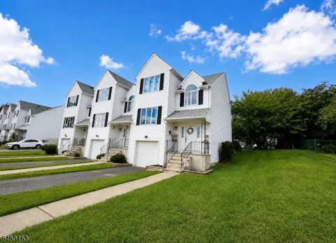 271 W High St