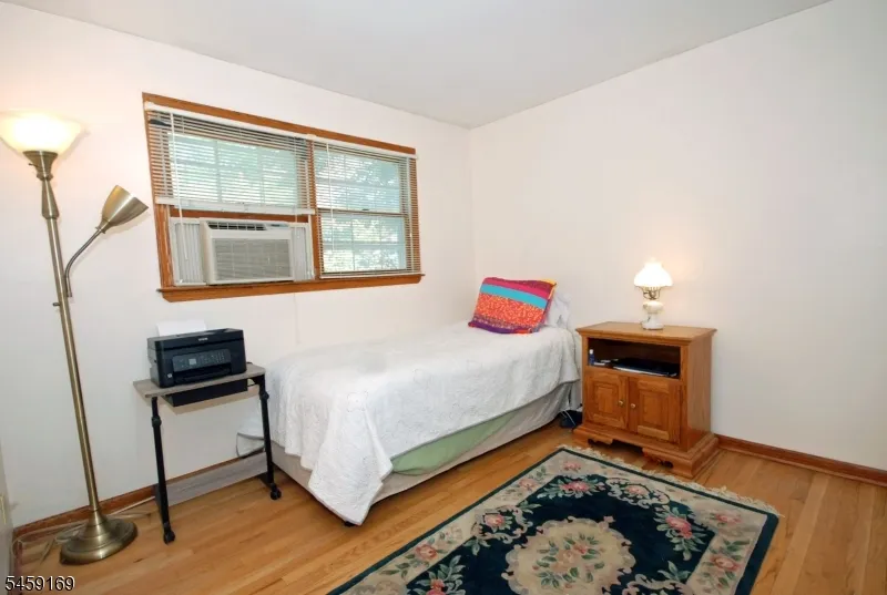 42 Oak Ridge Rd Clifton City, NJ 07013