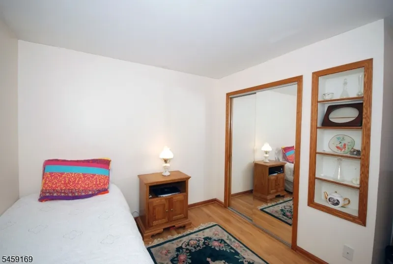 42 Oak Ridge Rd Clifton City, NJ 07013