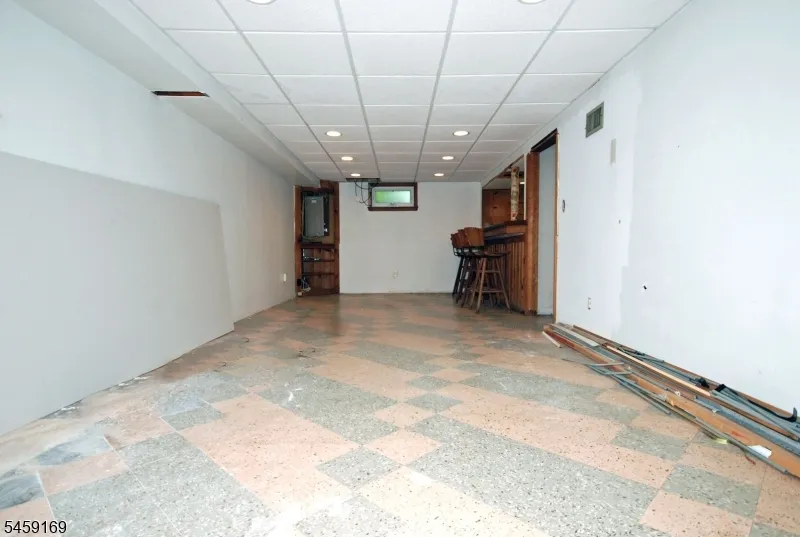 42 Oak Ridge Rd Clifton City, NJ 07013