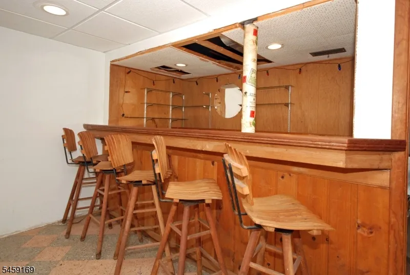 42 Oak Ridge Rd Clifton City, NJ 07013