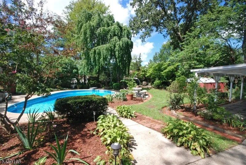 42 Oak Ridge Rd Clifton City, NJ 07013