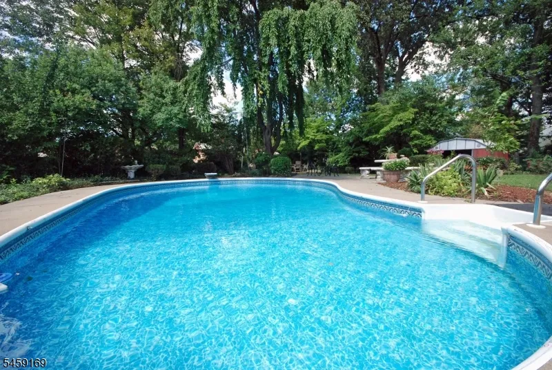 42 Oak Ridge Rd Clifton City, NJ 07013